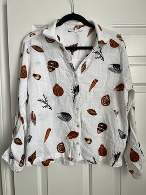 Jane and Delancey XL White Linen Shell-Print Button Down Shirt